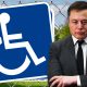 Elon-Musk-critique-un-handicape
