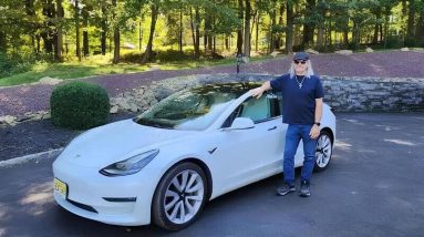 Pete Bremy avec sa Tesla Model 3 2019
