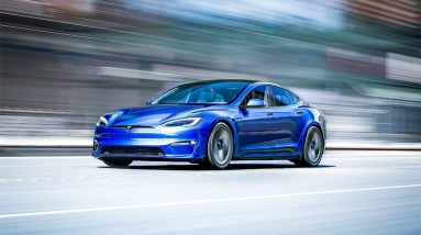 Tesla-Model-S-Plaid-Drag-Race