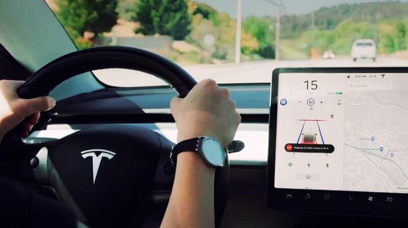 Tesla conduite autonome supervisée